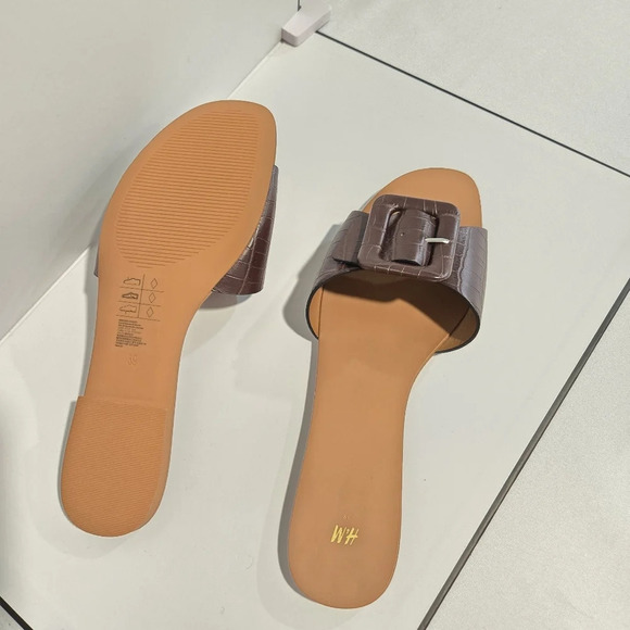 H&M Brown Croc-Embossed Slide Sandals with Buckle - Picture 6 of 11
